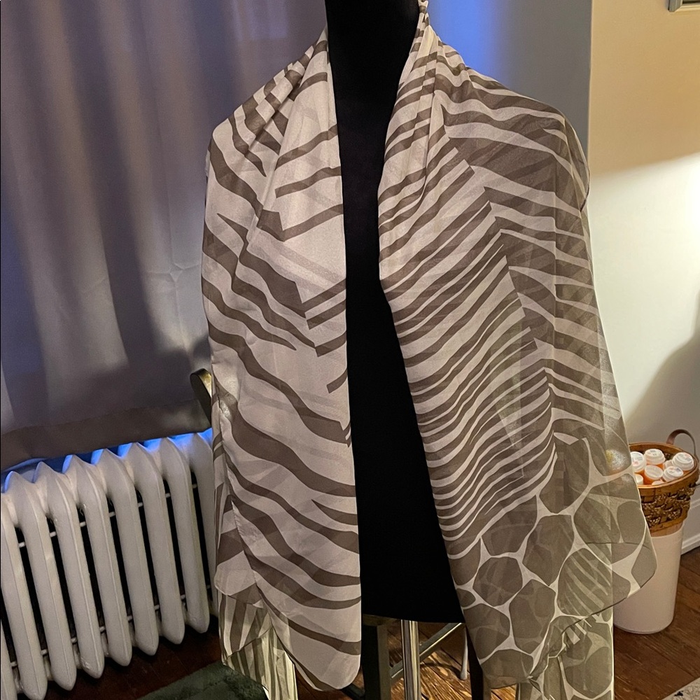 Pinto made in Italy,Elegant Brown and Cream Patterned Scarf/wrap 74 in long. EUC